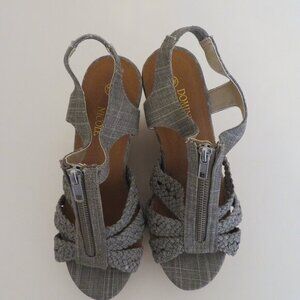 Dominique Nicole Bonnie Gray Front Zip Wedge Sandals 7.5M
